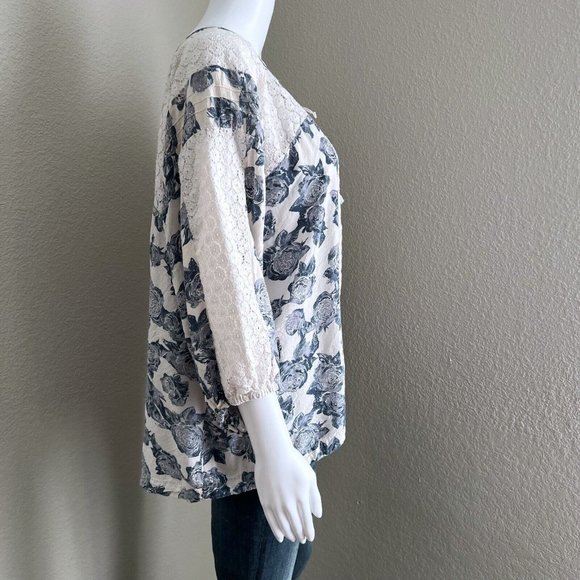 Free People Women Moon River Blouse Size L Blue White Peasant Floral Roses - Picture 6 of 9